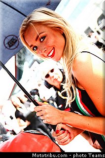 sbk_pitbabe_001angleterre_silverstone_2012.jpg