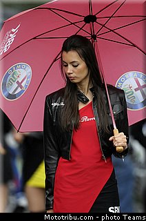 sbk_pitbabe_002angleterre_silverstone_2012.jpg