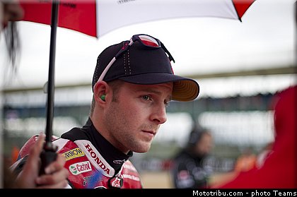 sbk_rea_007angleterre_silverstone_2012.jpg