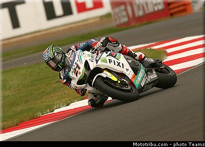 sbk_hopkins_018_wsbk_2012_russie_moscou.jpg