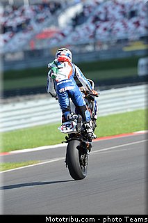 sbk_melandri_006_wsbk_2012_russie_moscou.jpg