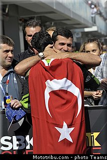 supersport_sofuoglu_001_wsbk_2012_russie_moscou.jpg
