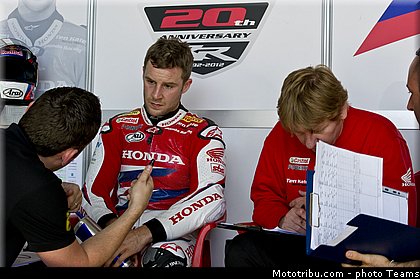 sbk_rea_01_wsbk_2012_allemagne_nurburgring.jpg