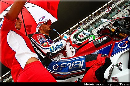 sbk_giugliano_001_portugal_portimao_2012.jpg