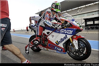 sbk_giugliano_002_portugal_portimao_2012.jpg