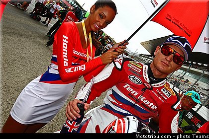 sbk_pitbabe_002_portugal_portimao_2012.jpg