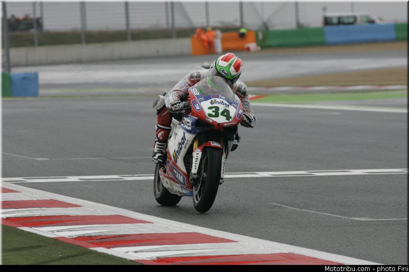 sbk_giugliano_001_france_magny_cours_2012