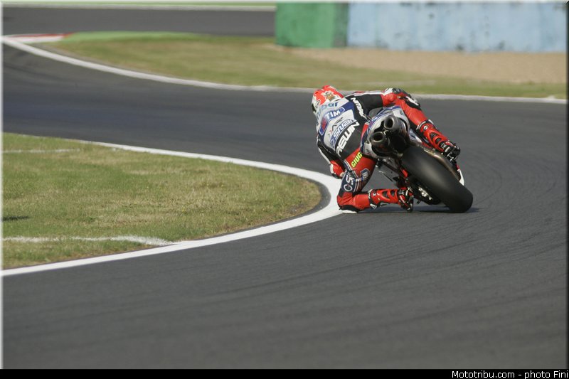 sbk_giugliano_002_france_magny_cours_2012
