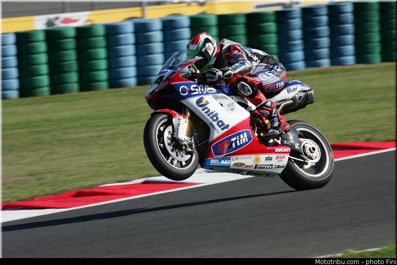 sbk_giugliano_005_france_magny_cours_2012