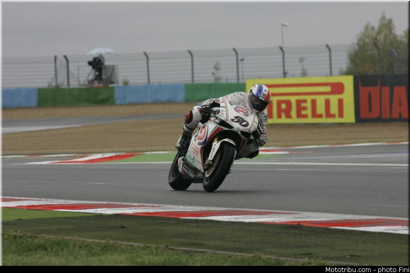 sbk_guintoli_004_france_magny_cours_2012