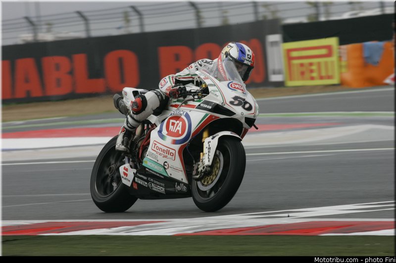 sbk_guintoli_007_france_magny_cours_2012