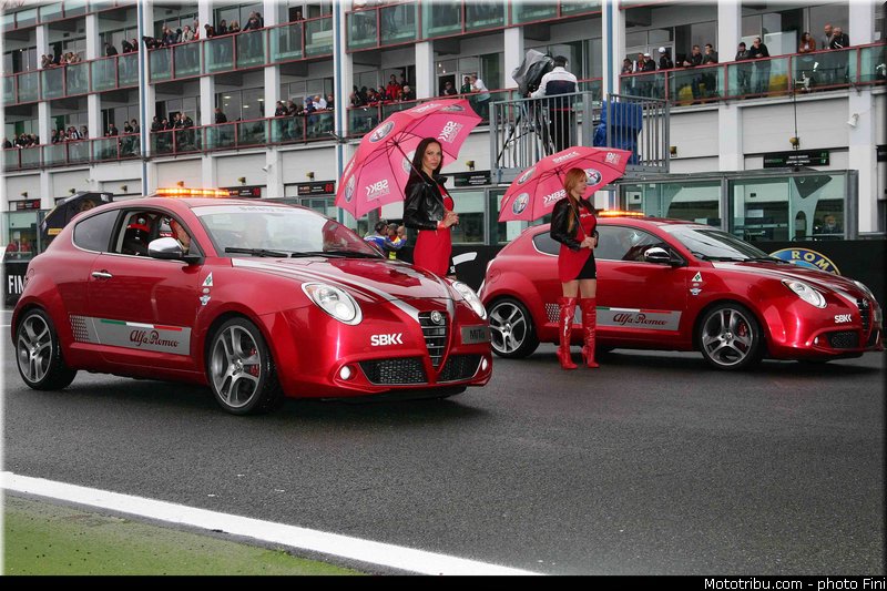 sbk_pitbabe_002_france_magny_cours_2012