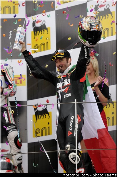 sbk_pitbabe_024_france_magny_cours_2012