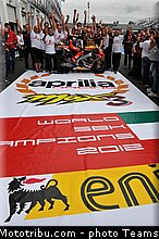 sbk_pitbabe_023_france_magny_cours_2012.jpg