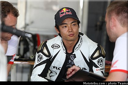 aoyama_006 superbike_supersport_test_2012.jpg