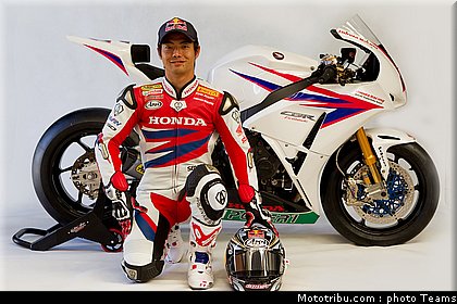 aoyama_027 superbike_supersport_test_2012.jpg