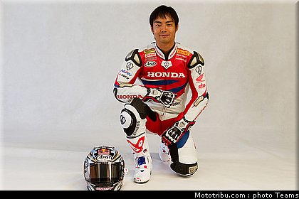 aoyama_030 superbike_supersport_test_2012.jpg