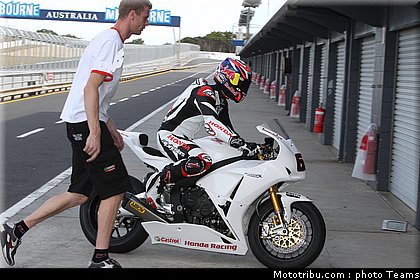 rea_008 superbike_supersport_test_2012.jpg