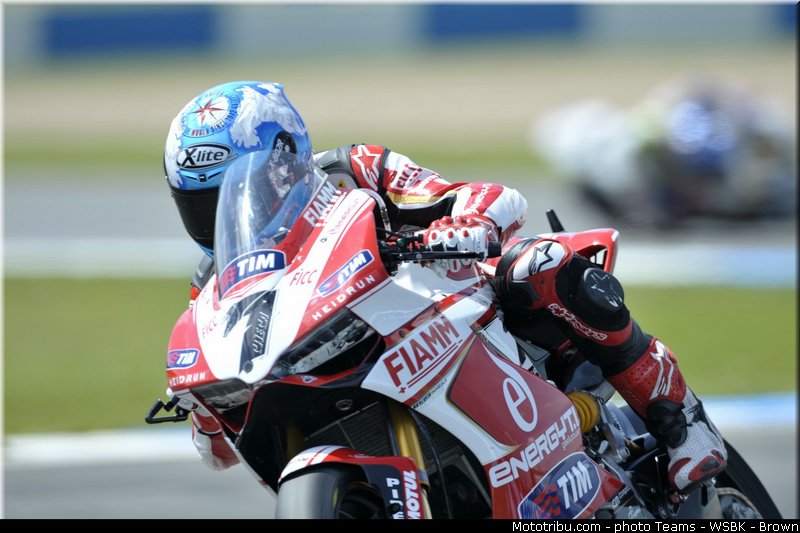 sbk_checa_002_angleterre_donington_park_2013