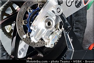 sbk_rea_014_angleterre_donington_park_2013.jpg