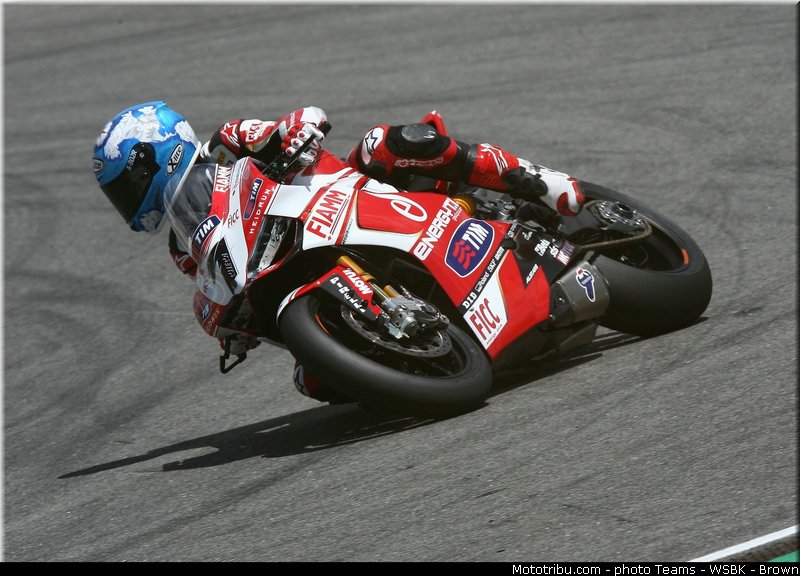 sbk_checa_010_wsbk_2013_portugal_portimao