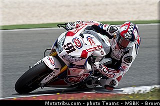 sbk_haslam_010_wsbk_2013_portugal_portimao.jpg