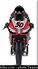 aprilia_racing_team_22_wsbk_2013_teams.jpg