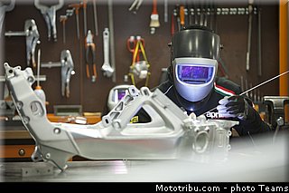 aprilia_racing_team_86_wsbk_2013_teams.jpg