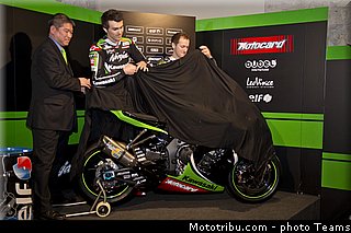 kawasaki_racing_team_005_wsbk_2013_teams.jpg