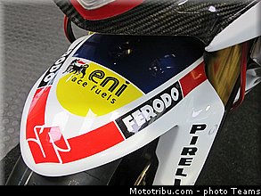 suzuki_crescent_004_wsbk_2013_teams.jpg