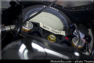 suzuki_crescent_017_wsbk_2013_teams.jpg