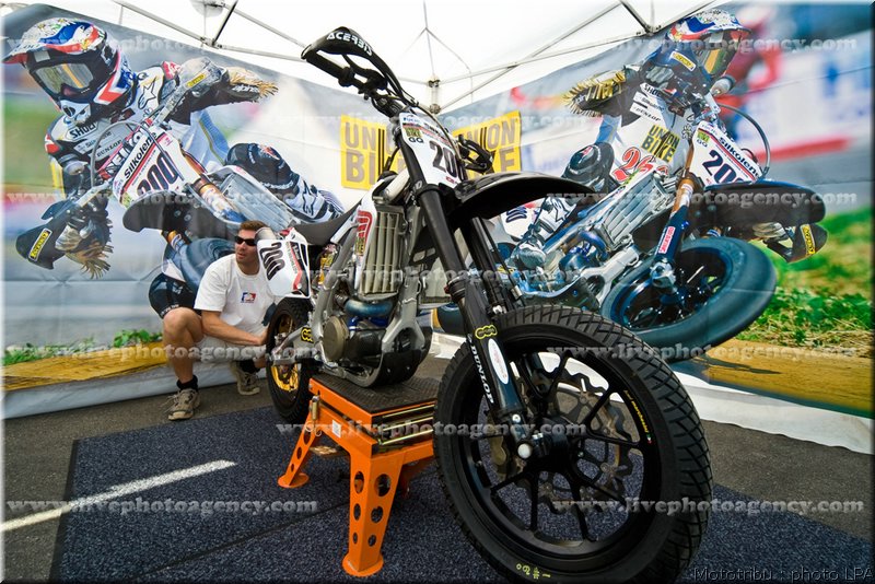 MOTO 