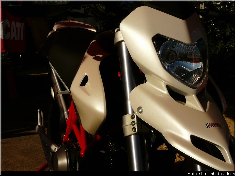 ducati_hypermotard_1