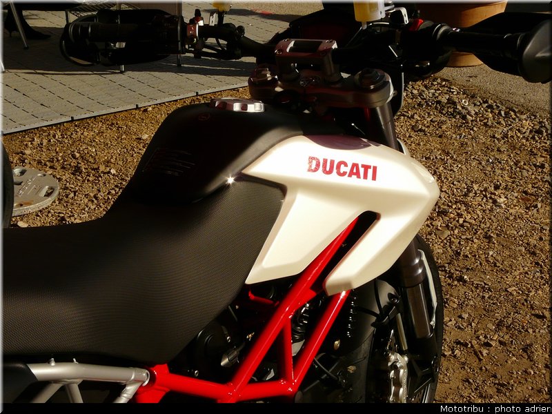 ducati_hypermotard_4