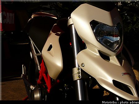 ducati_hypermotard_1.JPG