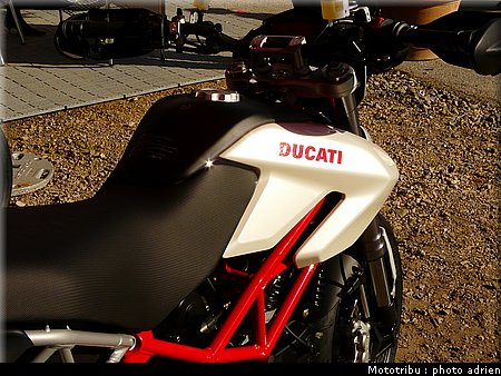 ducati_hypermotard_4.JPG