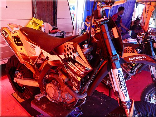 supermotard-alphuez2008-paddock_111.JPG