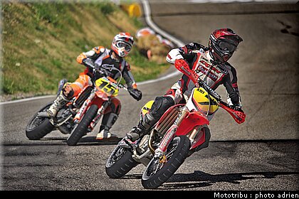 supermoto_s2_30_supermotard_alp_huez_2009.jpg