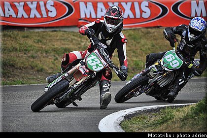 supermoto_s3_04_supermotard_alp_huez_2009.JPG