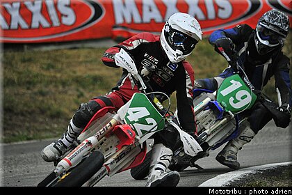 supermoto_s3_16_supermotard_alp_huez_2009.JPG