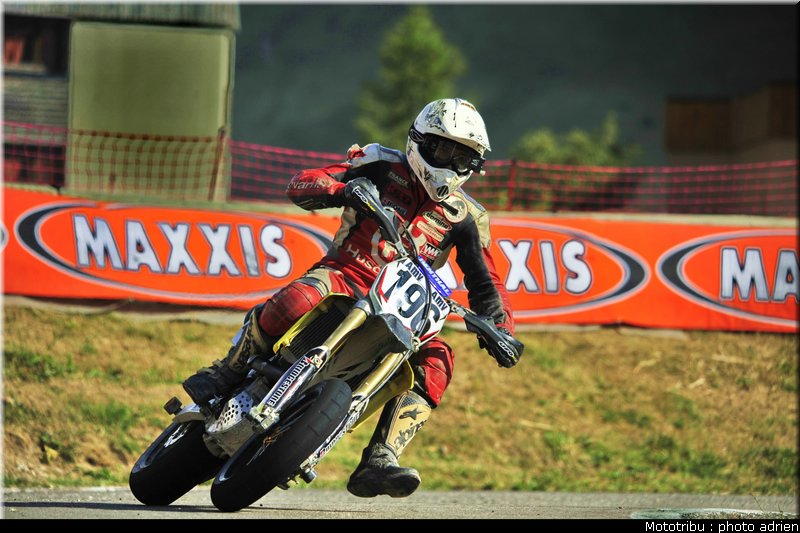 magno_12_supermotard_alp_huez_2009