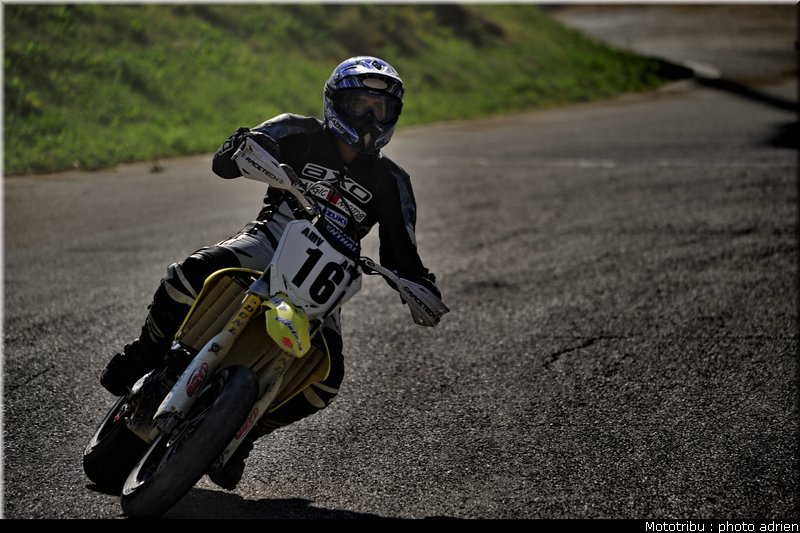 perret_28_supermotard_alp_huez_2009
