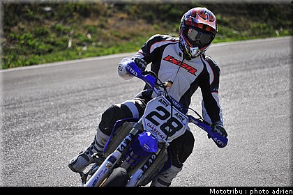caradec_11_supermotard_alp_huez_2009.JPG