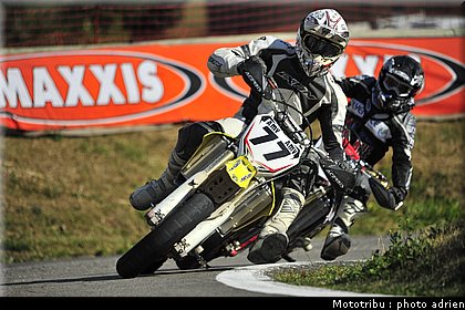 guenzi_15_supermotard_alp_huez_2009.JPG