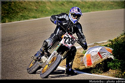 maziarski_03_supermotard_alp_huez_2009.jpg