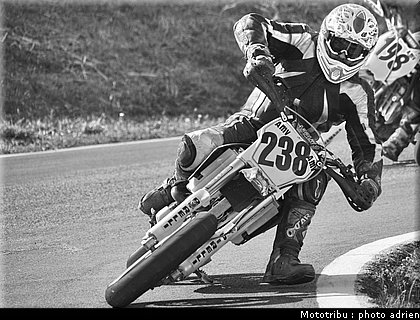 maziarski_04_supermotard_alp_huez_2009.jpg