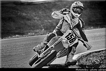 mouraud_06_supermotard_alp_huez_2009.jpg