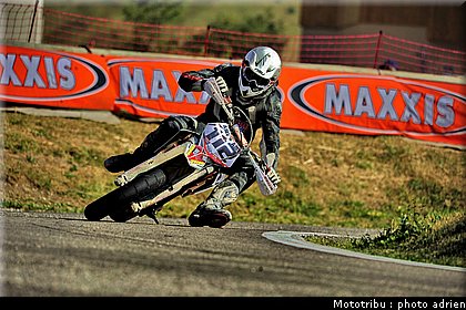 pasco_14_supermotard_alp_huez_2009.jpg