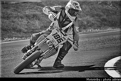 peron_1_supermotard_alp_huez_2009.jpg