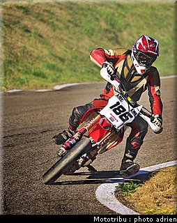 peron_2_supermotard_alp_huez_2009.jpg